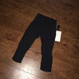 lulu lemon train times crop size 4